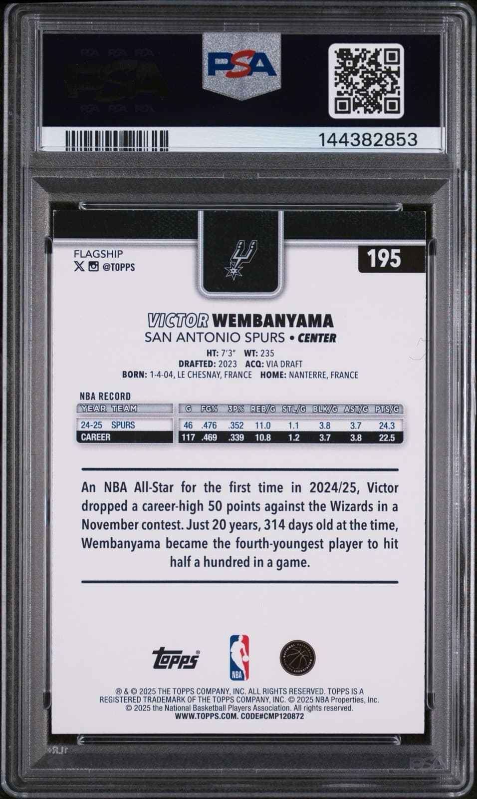 2025-26 Topps - Victor Wembanyama #195 Blue Sandglitter. PSA 9 MINT